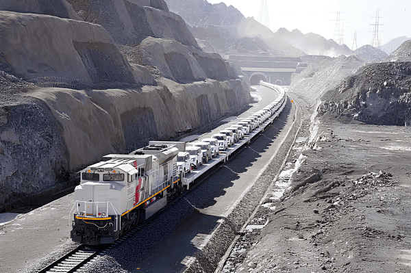 Etihad Rail completes first car shipment for auto dealership in UAE