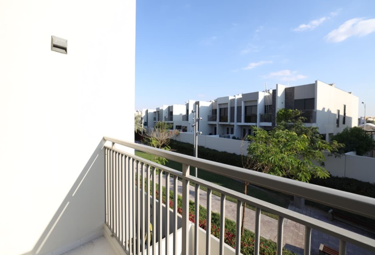 Genuine | Single Row | Corner Unit | Ready to Move