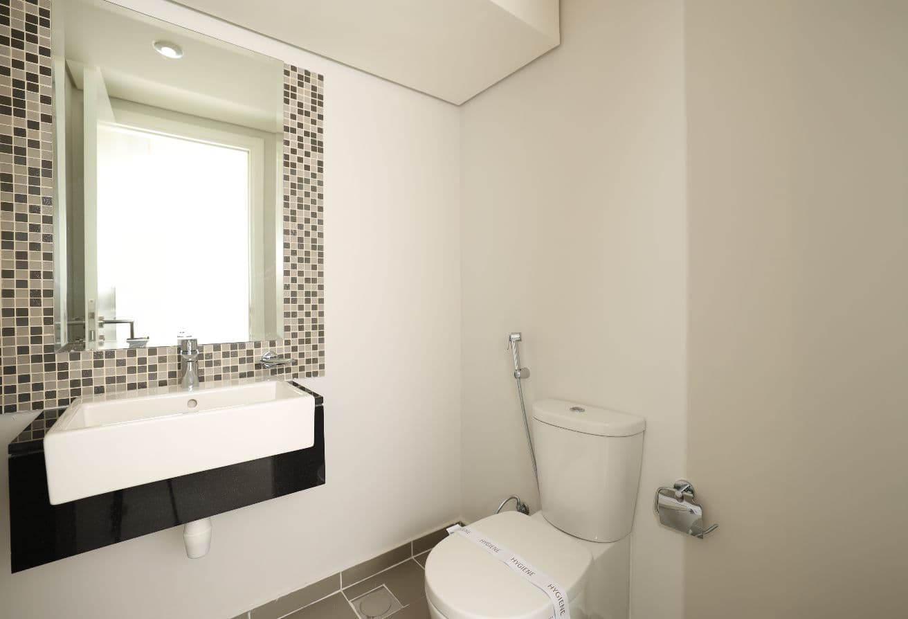 Single Row| Park behind | Next to Community Centre