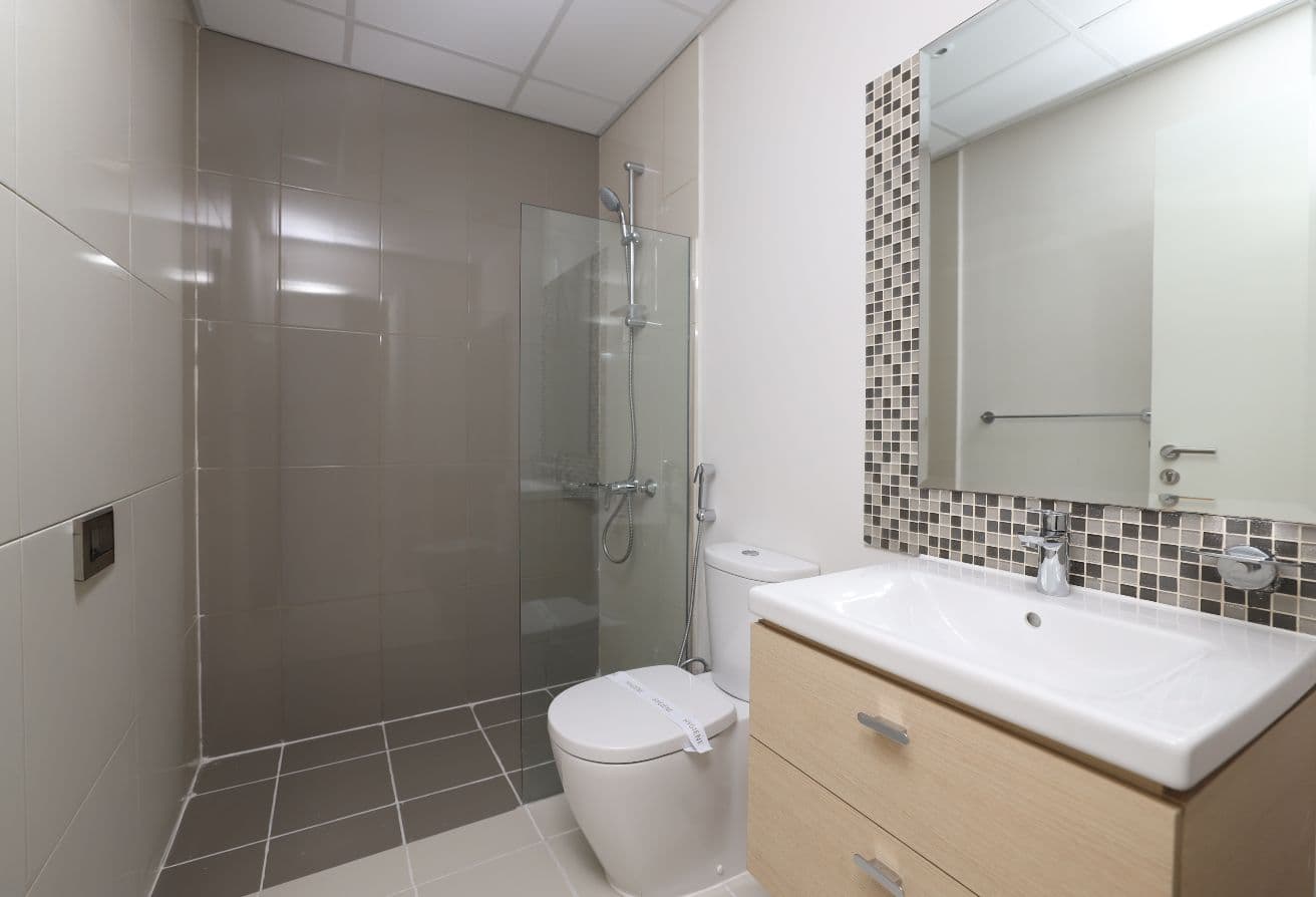 Single Row| Park behind | Next to Community Centre