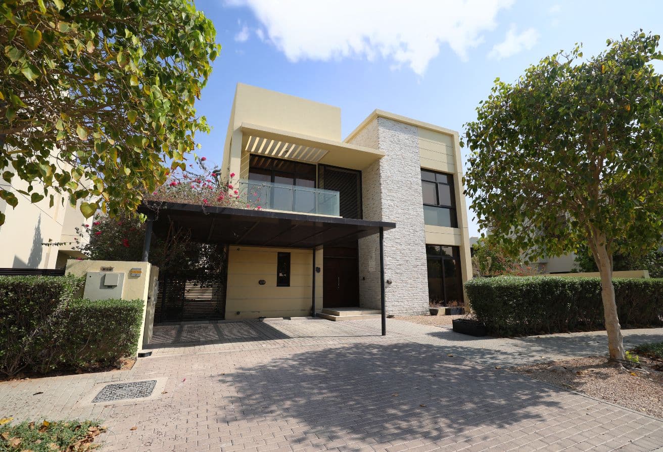 Spacious | Golf Community | High ROI