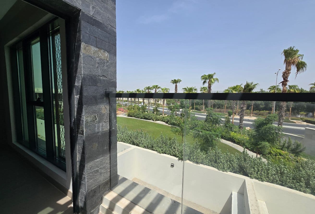 Vacant | Spacious | Prim Location