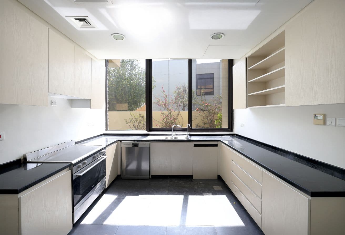 Spacious | Golf Community | High ROI