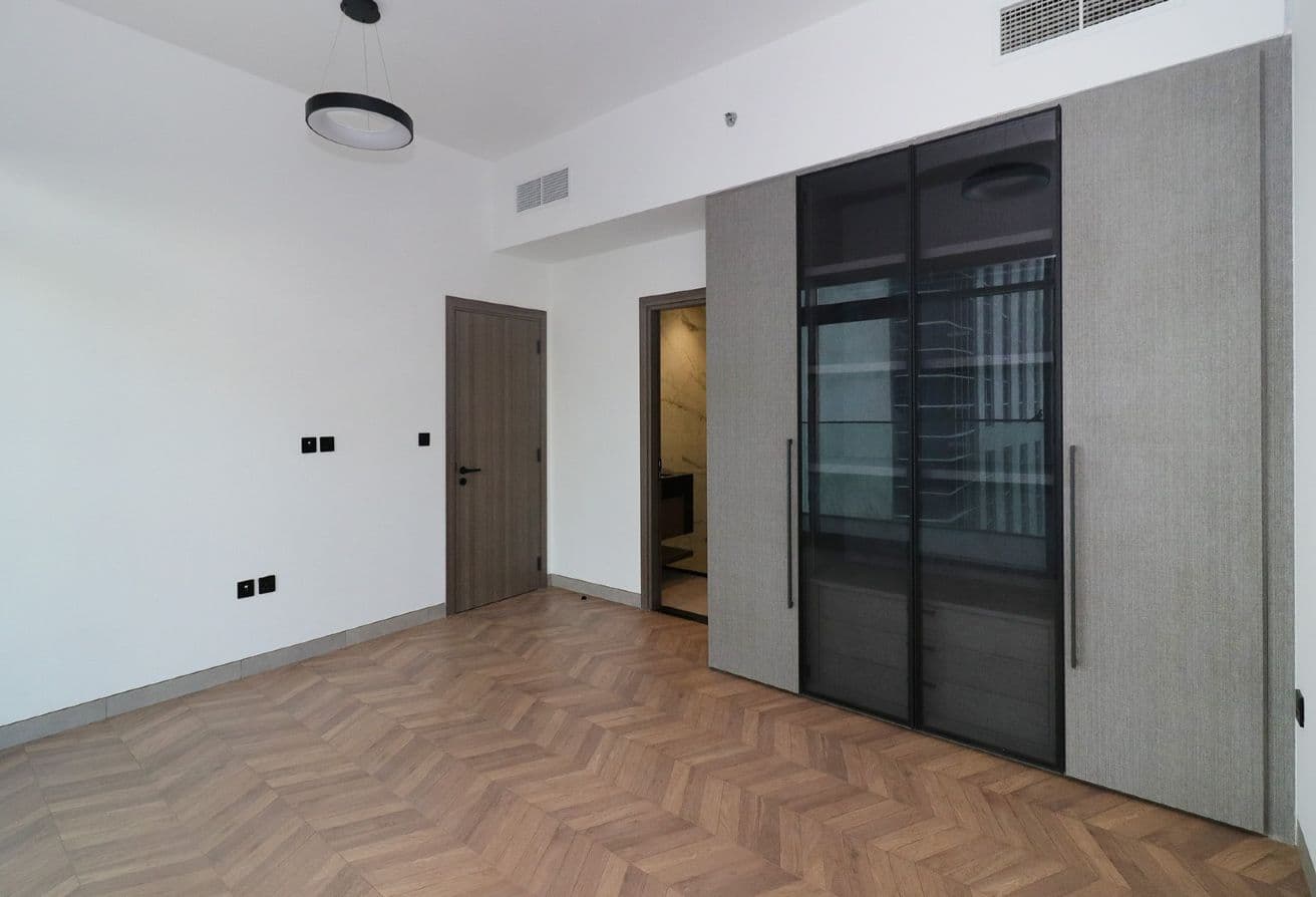 Spacious | Prime Location | Burj View