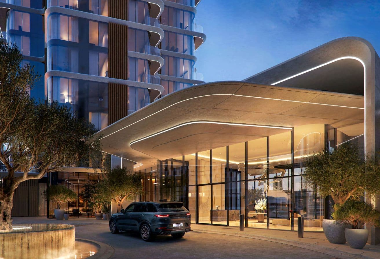 Waterfront Living | Prime Location | Premium