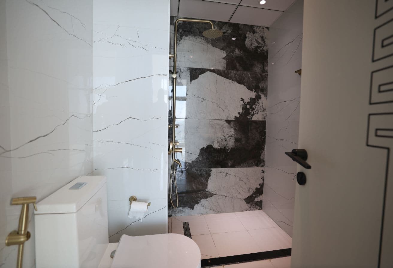 Ready | Spacious Layout | Prime Arjan Location