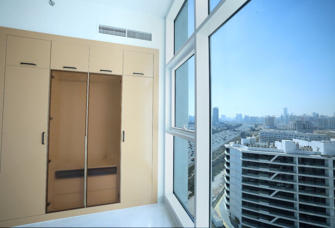 Ready | Spacious Layout | Prime Arjan Location - View 3