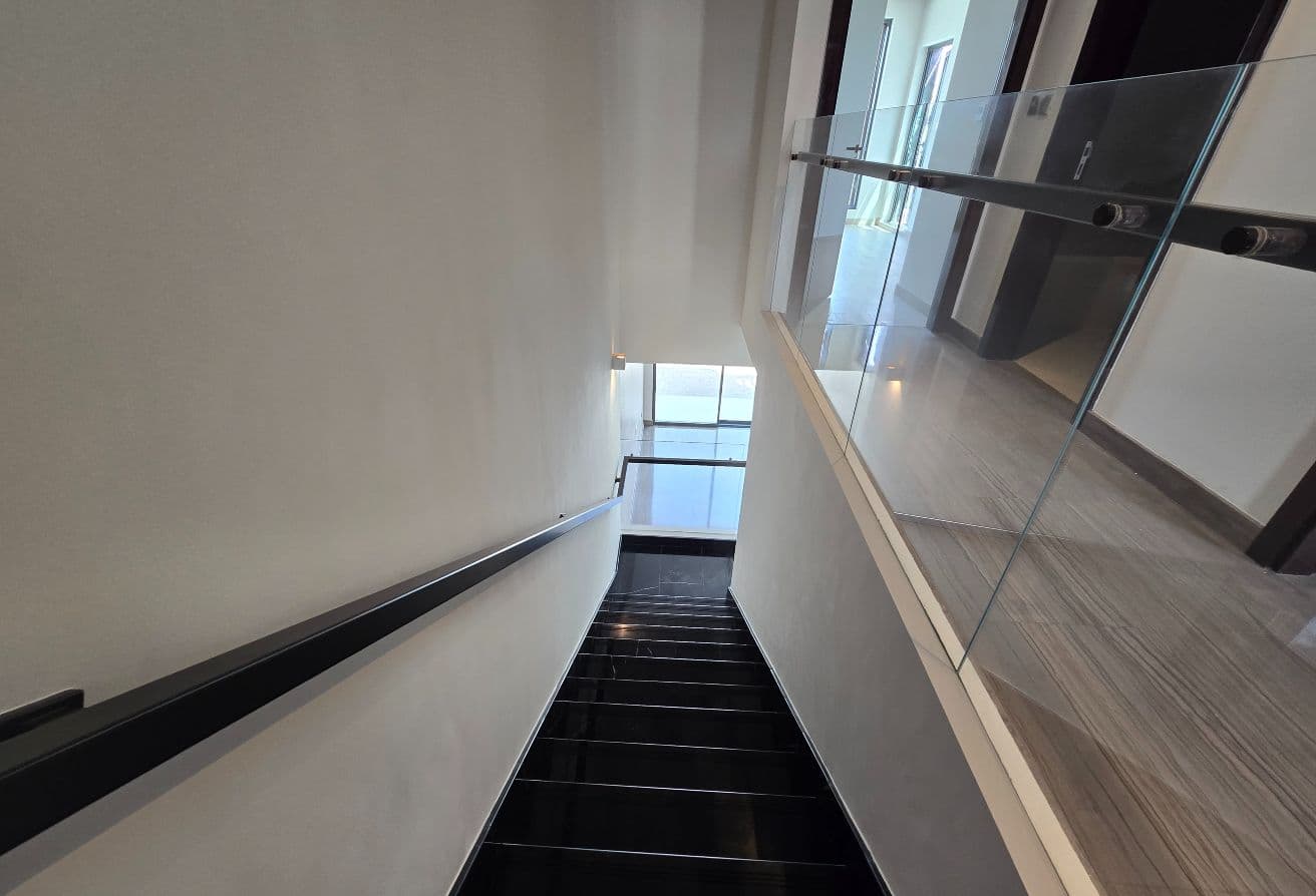 Vacant | Spacious | Prim Location