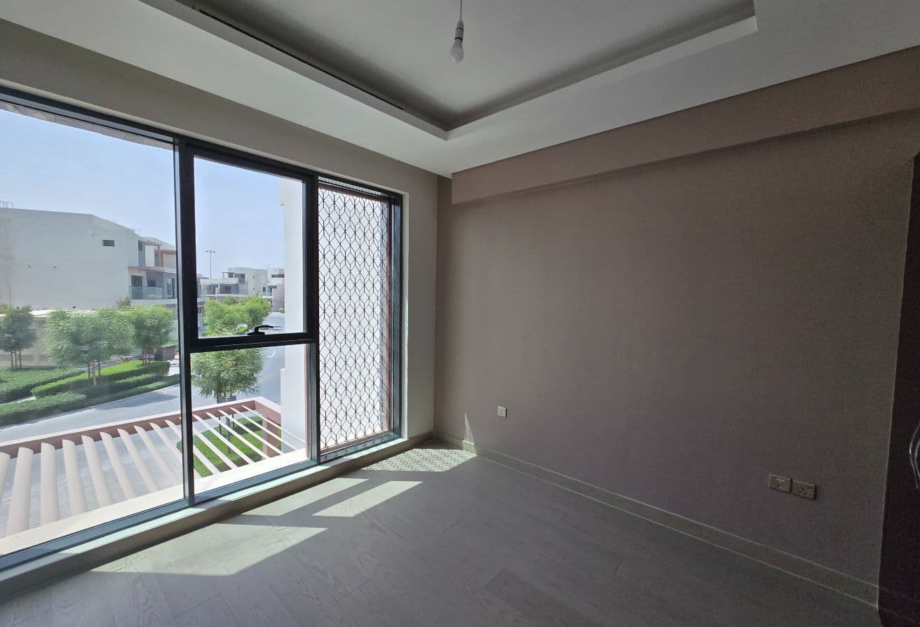 Vacant | Spacious | Prim Location - View 3