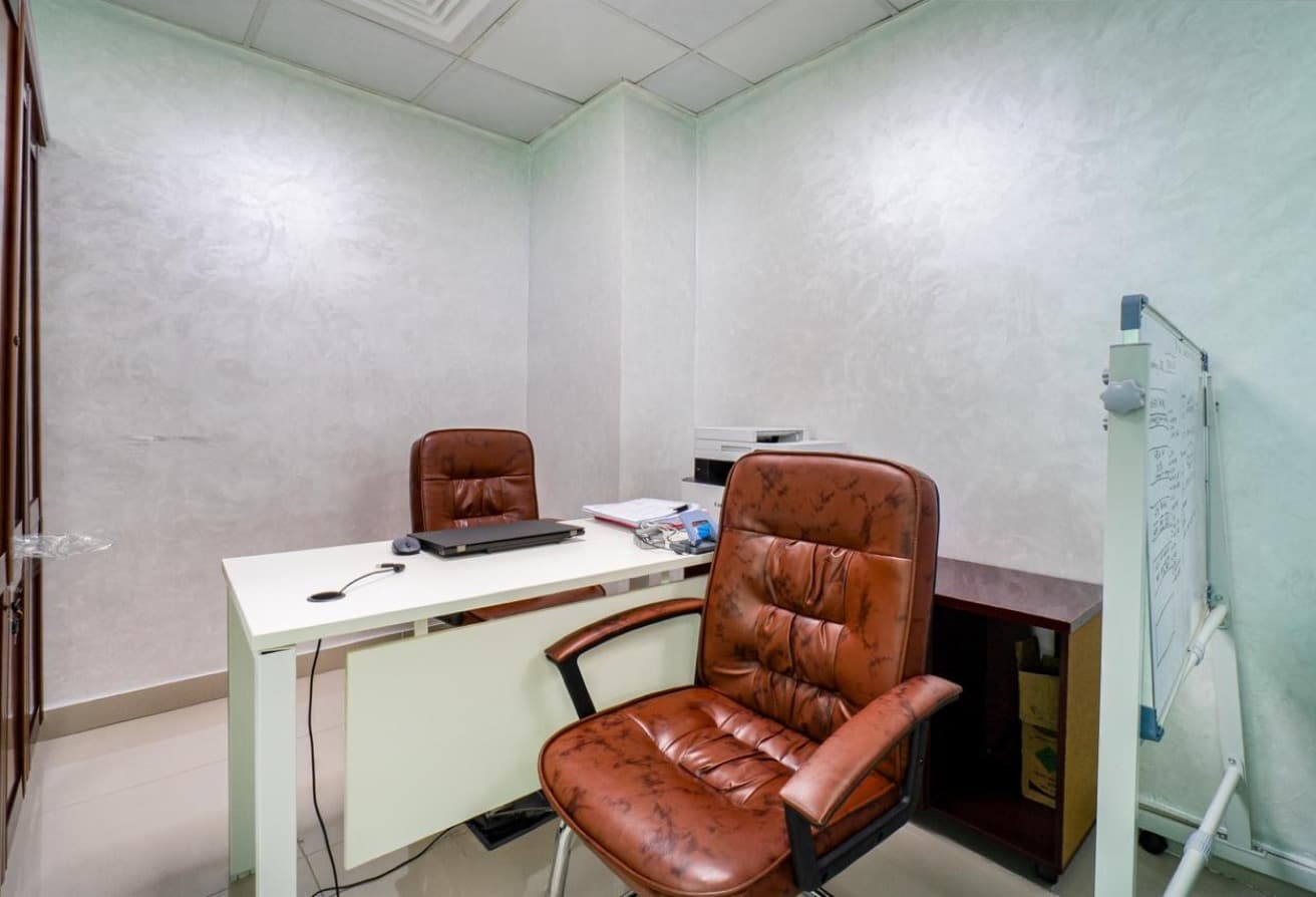 Canal View | Spacious | Prime Location - View 3