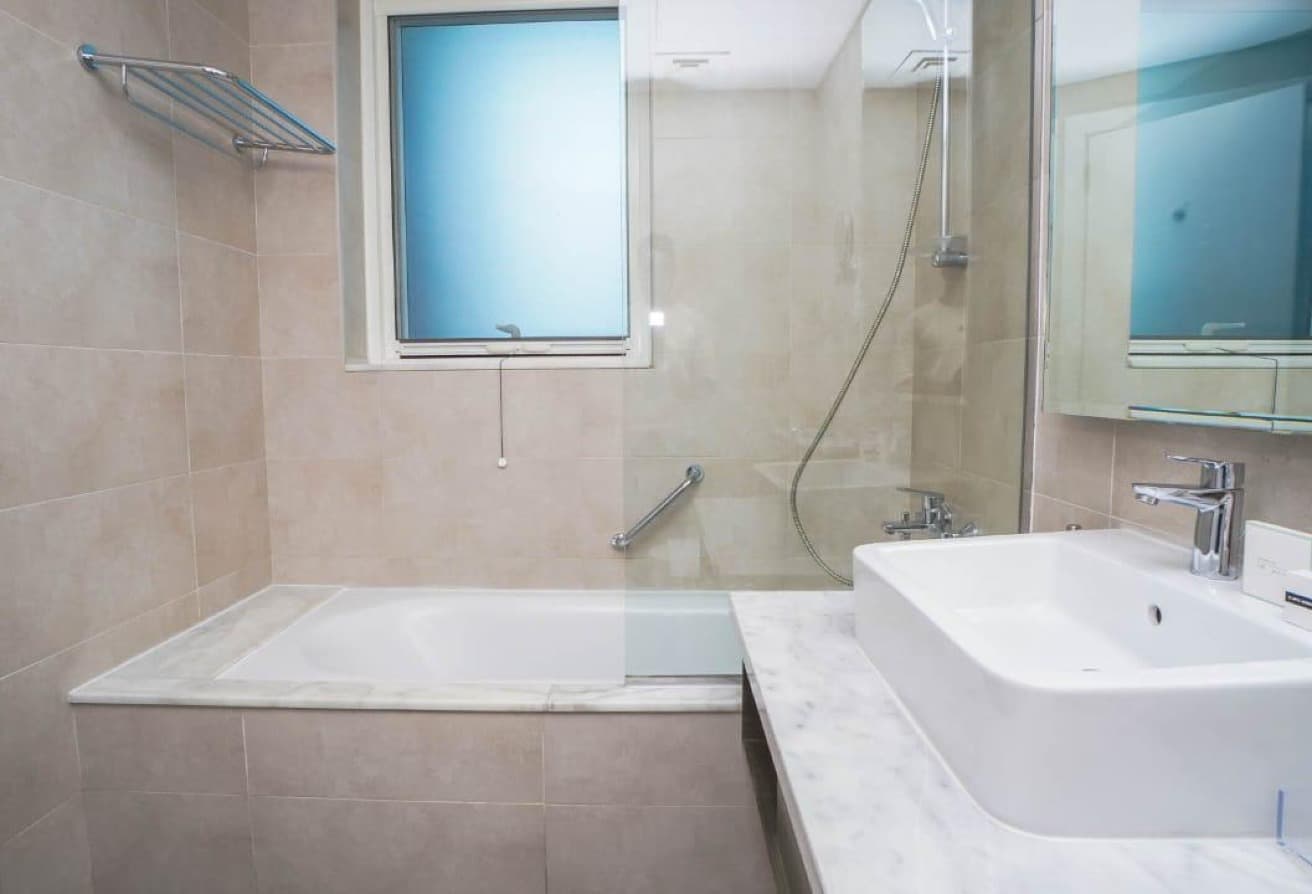 Luxury | Canal View | Prime Location | Furnished