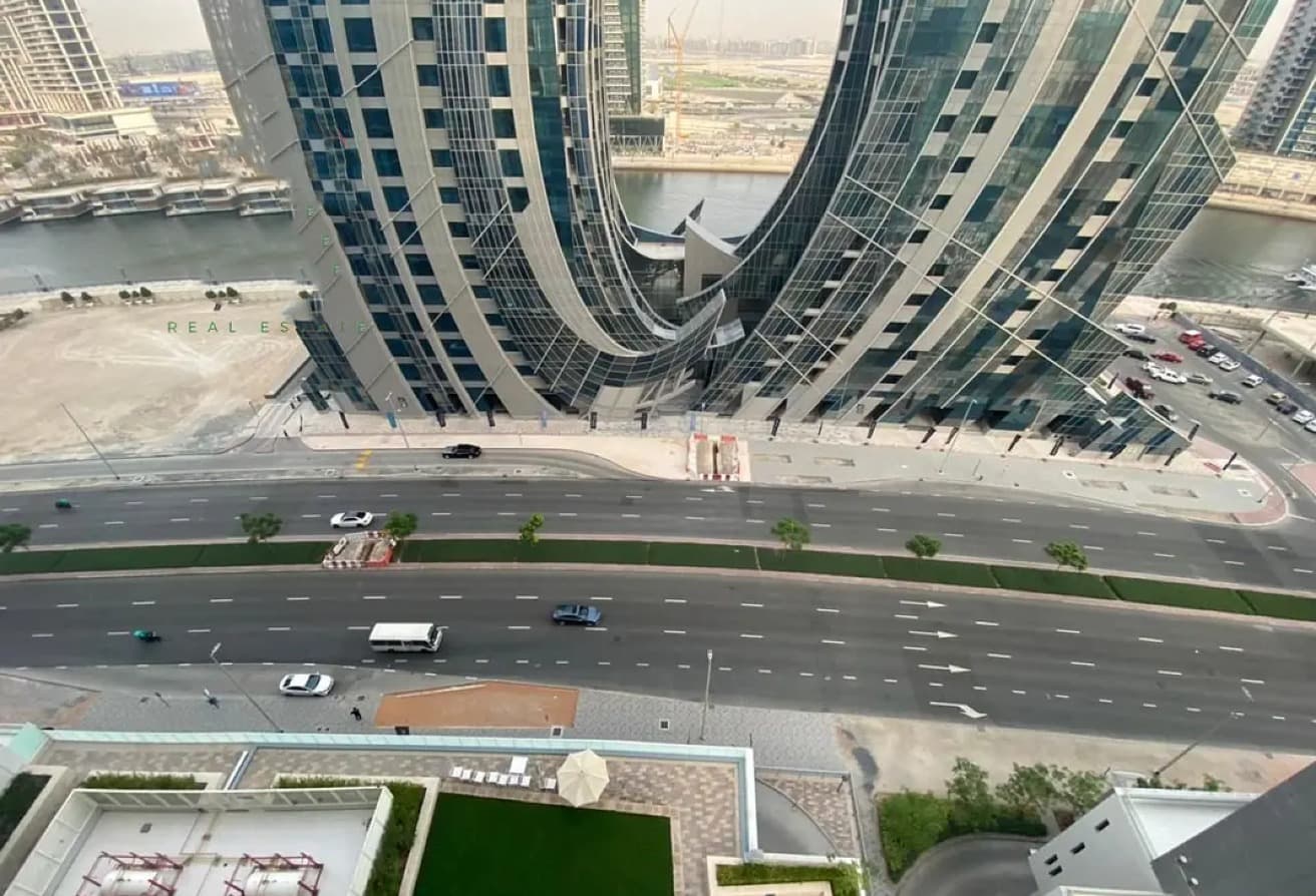 Business Bay | Well-Maintained | Vacant