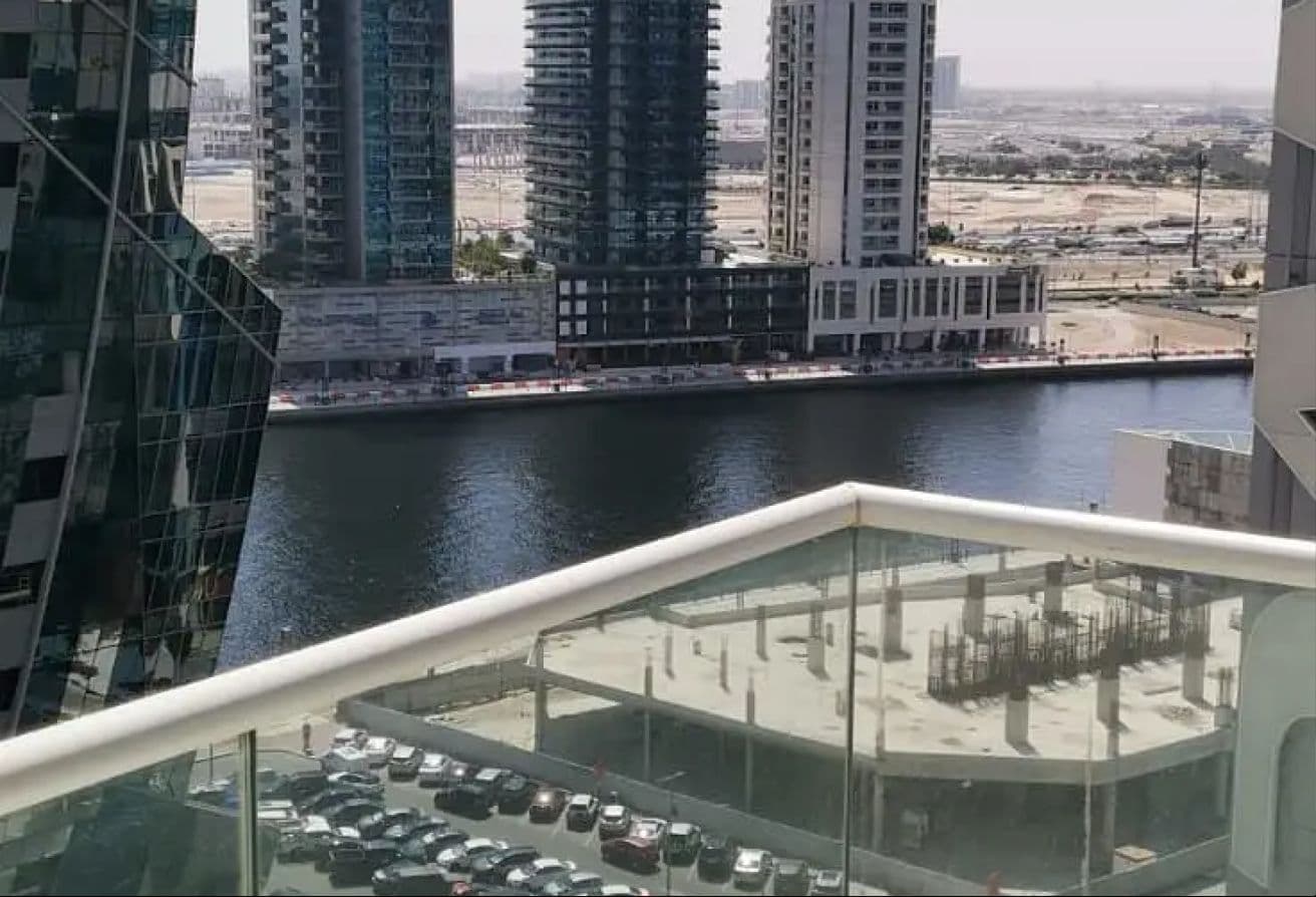 Business Bay | Well-Maintained | Vacant