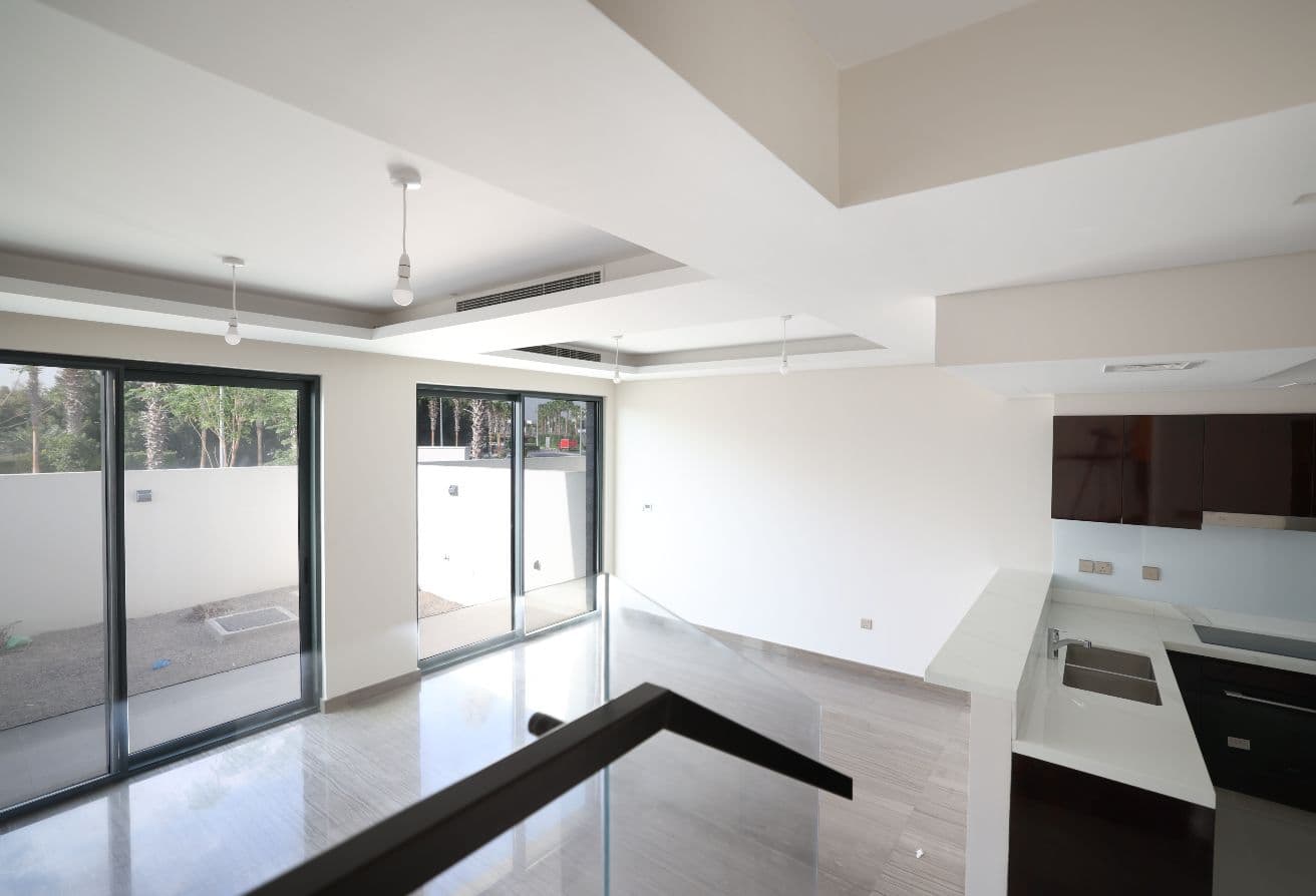 Prim Location | Vacant | Spacious - View 4