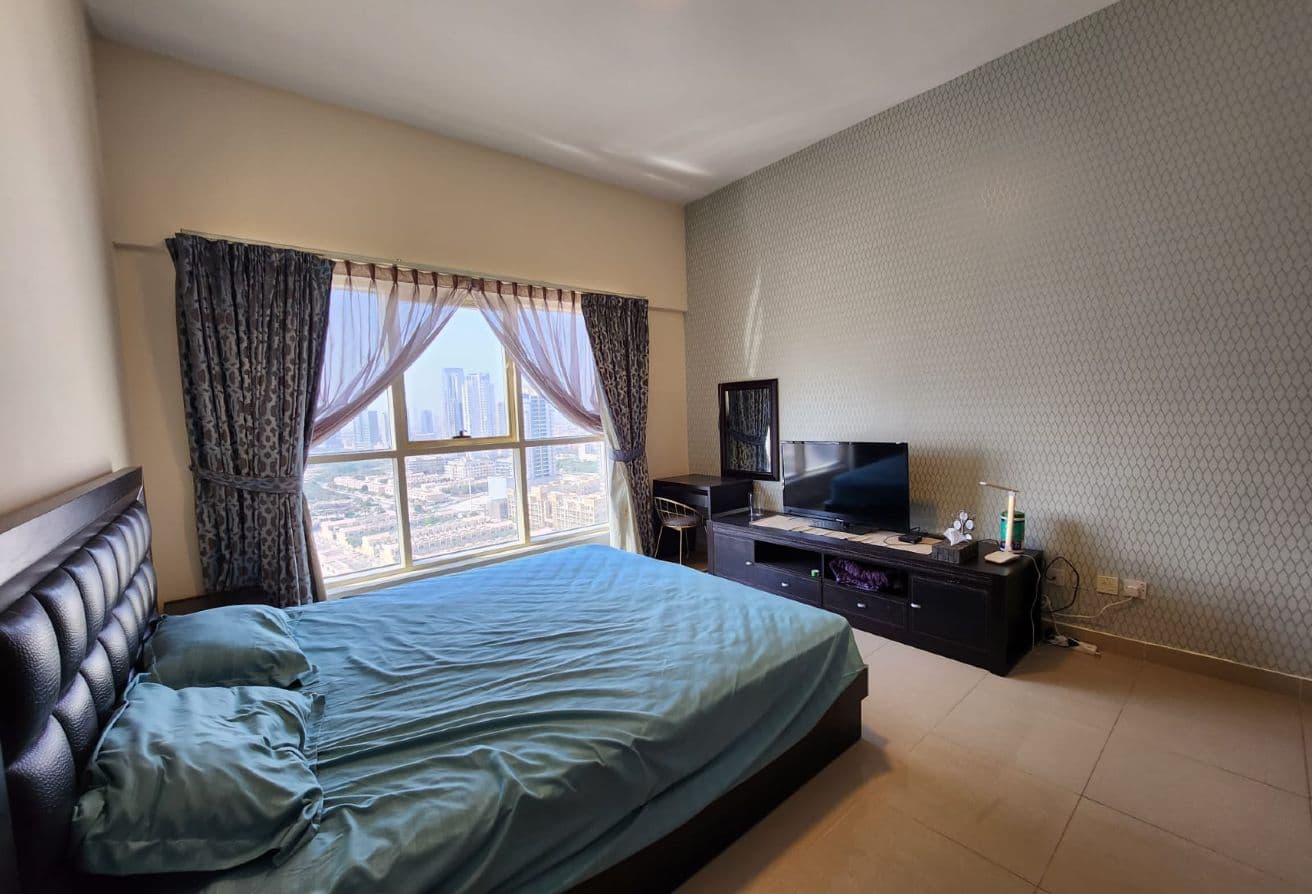 Luxury | Fully Furnished | Prime Location | Modern - View 5