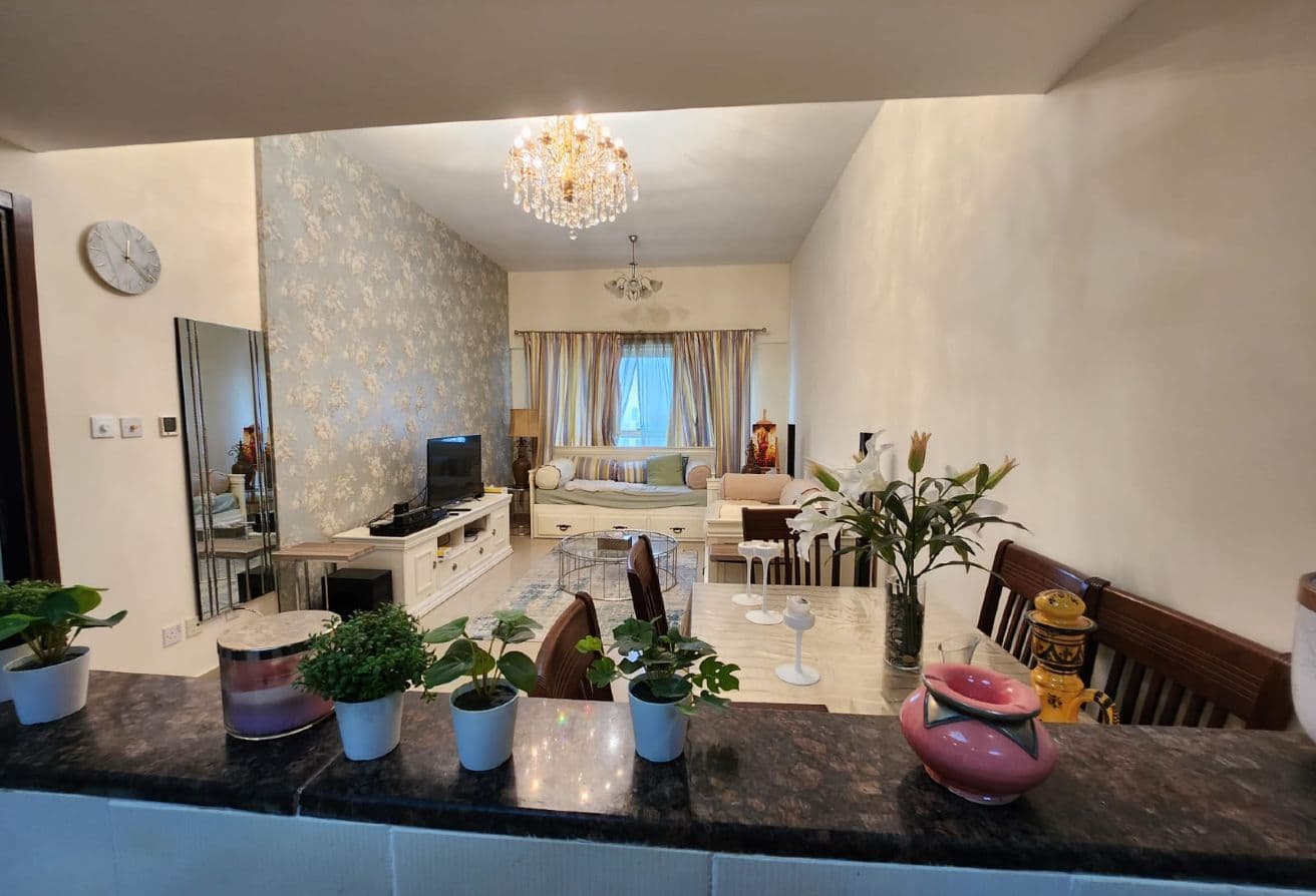 Luxury | Fully Furnished | Prime Location | Modern - View 3