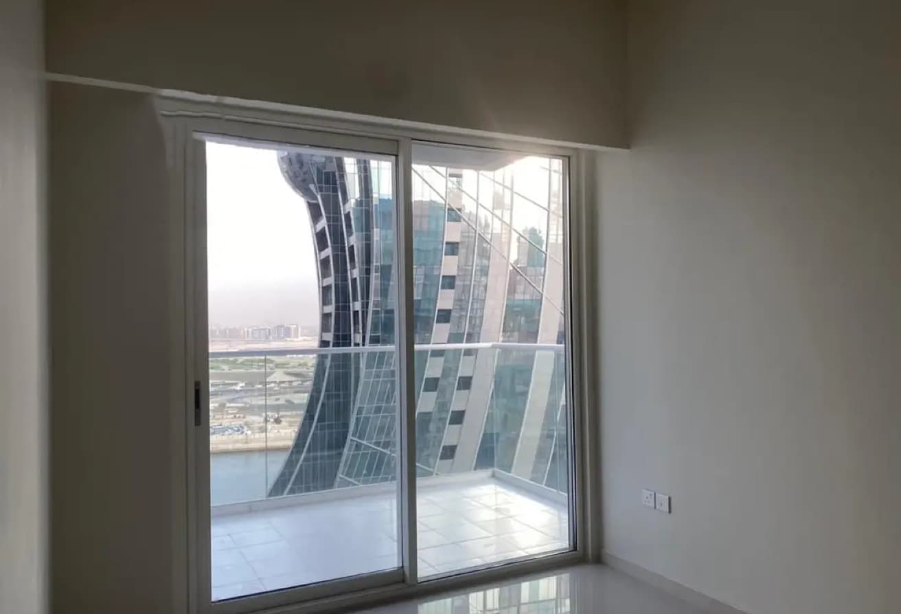 Business Bay | Well-Maintained | Vacant - View 3