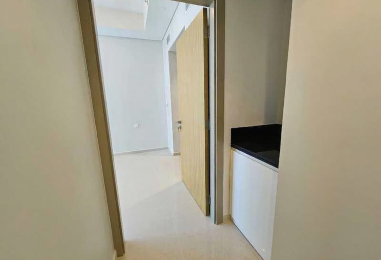 Exclusive | 2 Bed +Study | Genuine Resale