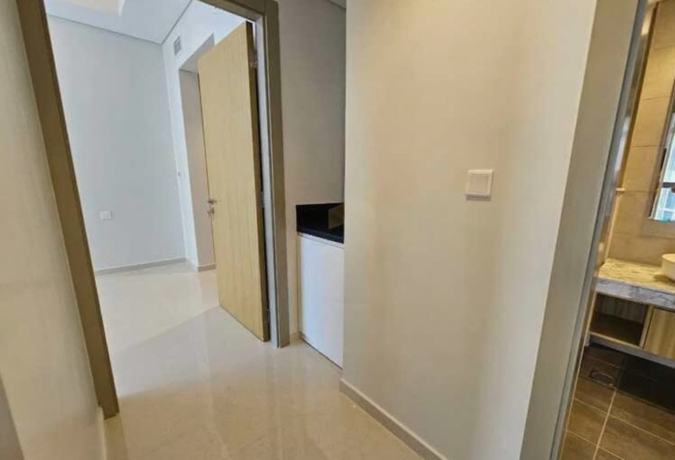 Exclusive | 2 Bed +Study | Genuine Resale