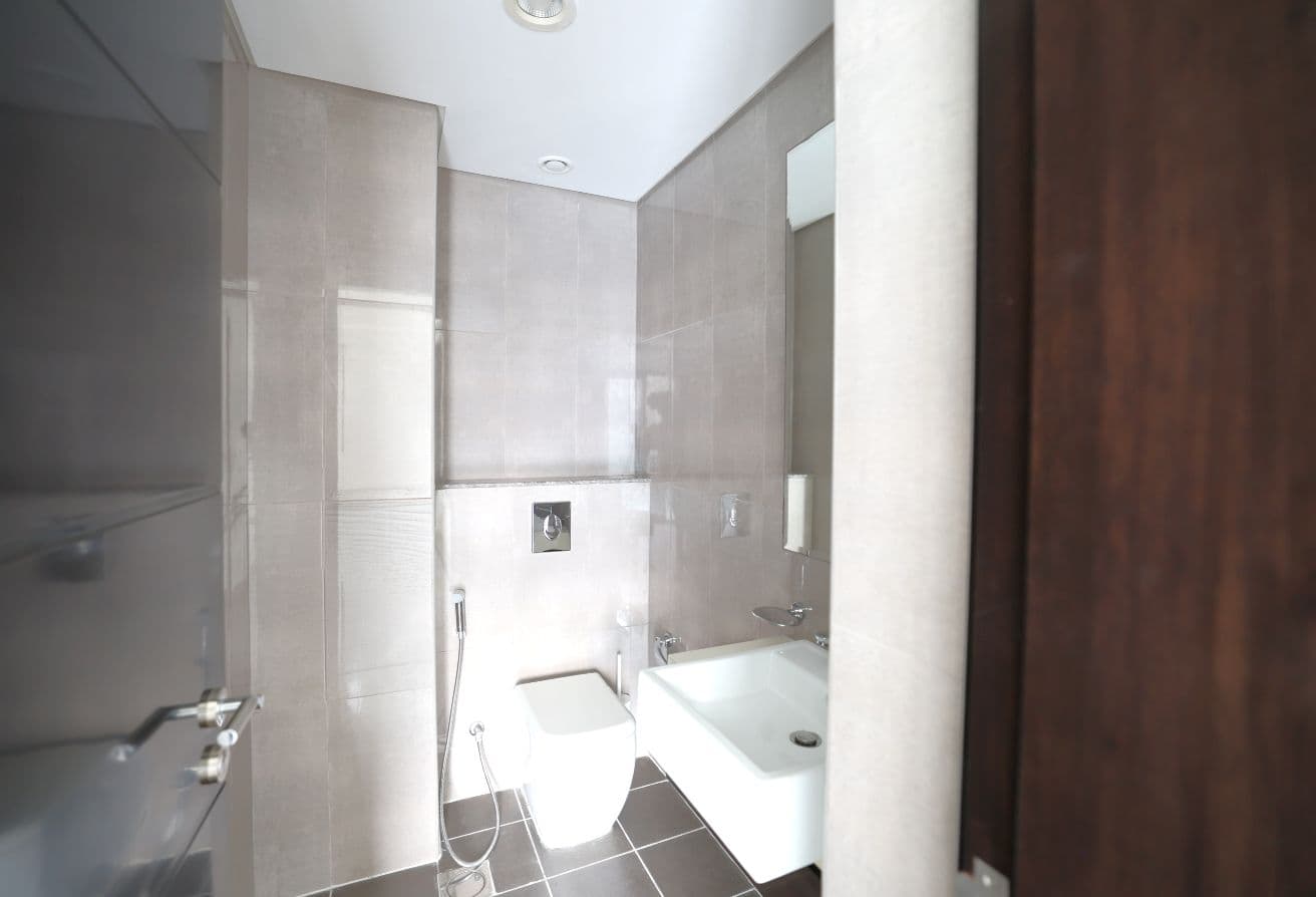 Premium Location | Genuine | Spacious