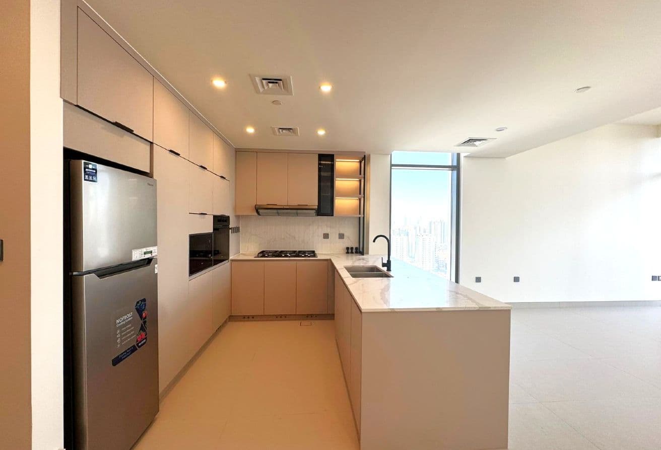 High Floor | Park Facing | 12 Cheques | Brand New - View 5