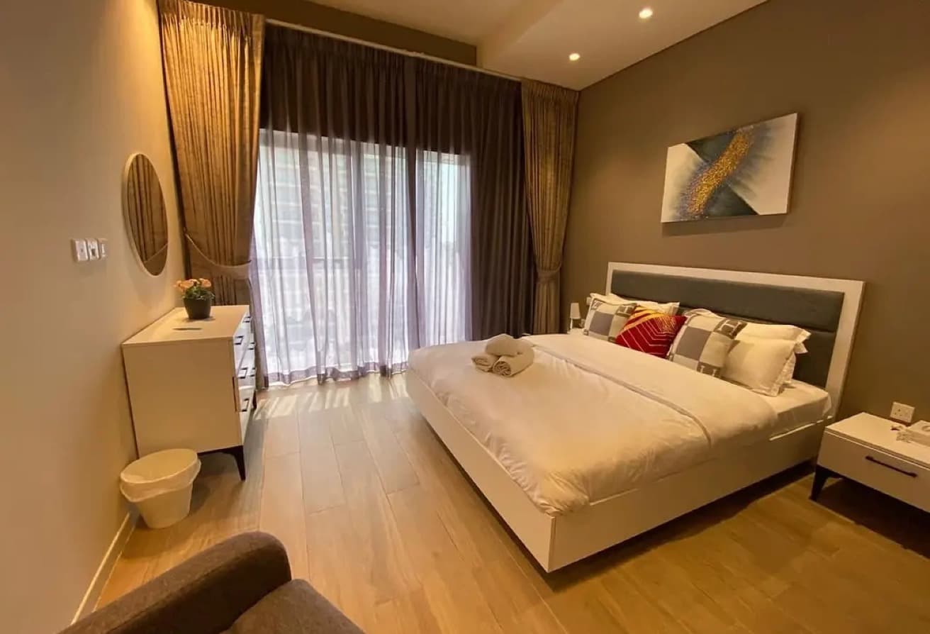 Park Facing | High Floor | Generous Size | VOT